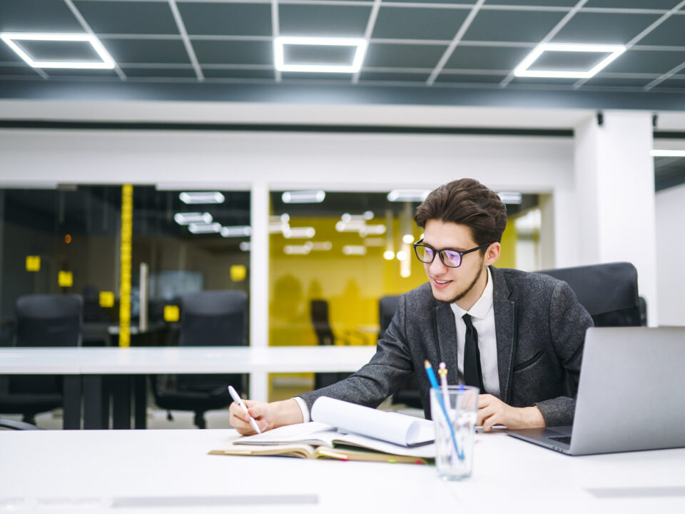 Beispielbild Wirtschaftsinformatiker, Büroarbeit